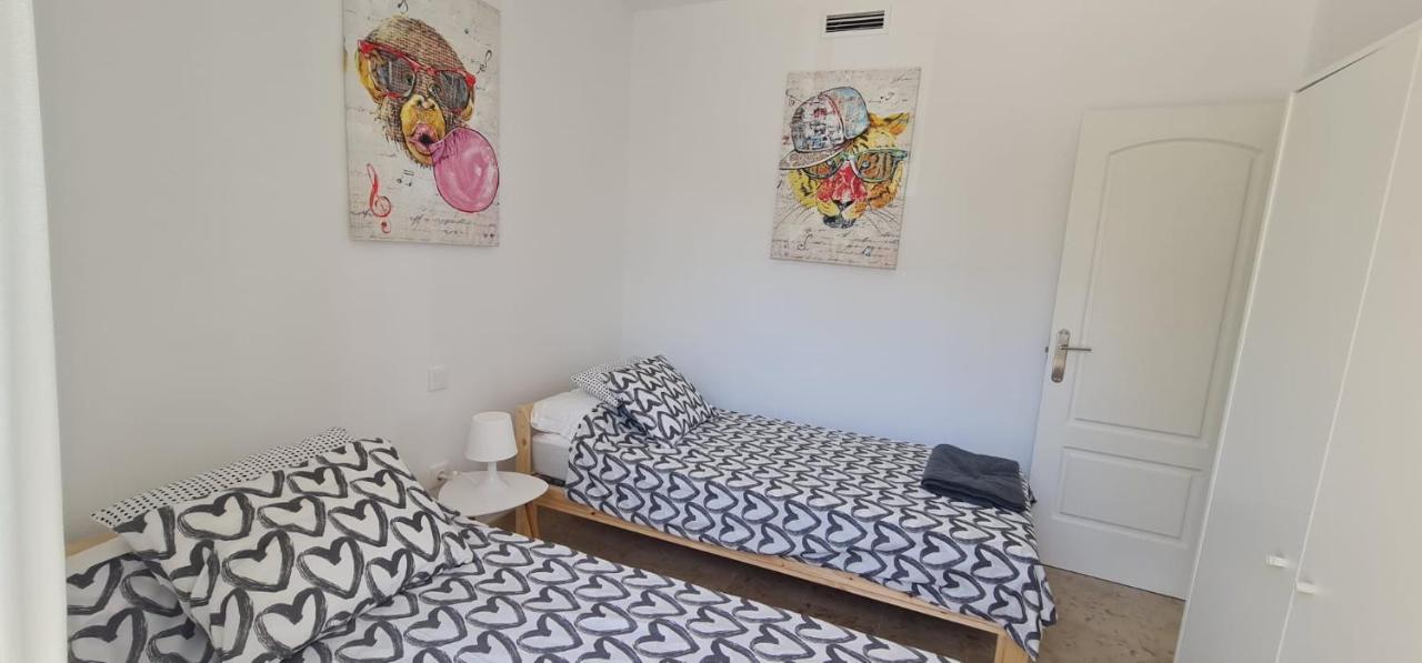 Small Oasis - Appartement 6 Personnes マニルバ エクステリア 写真